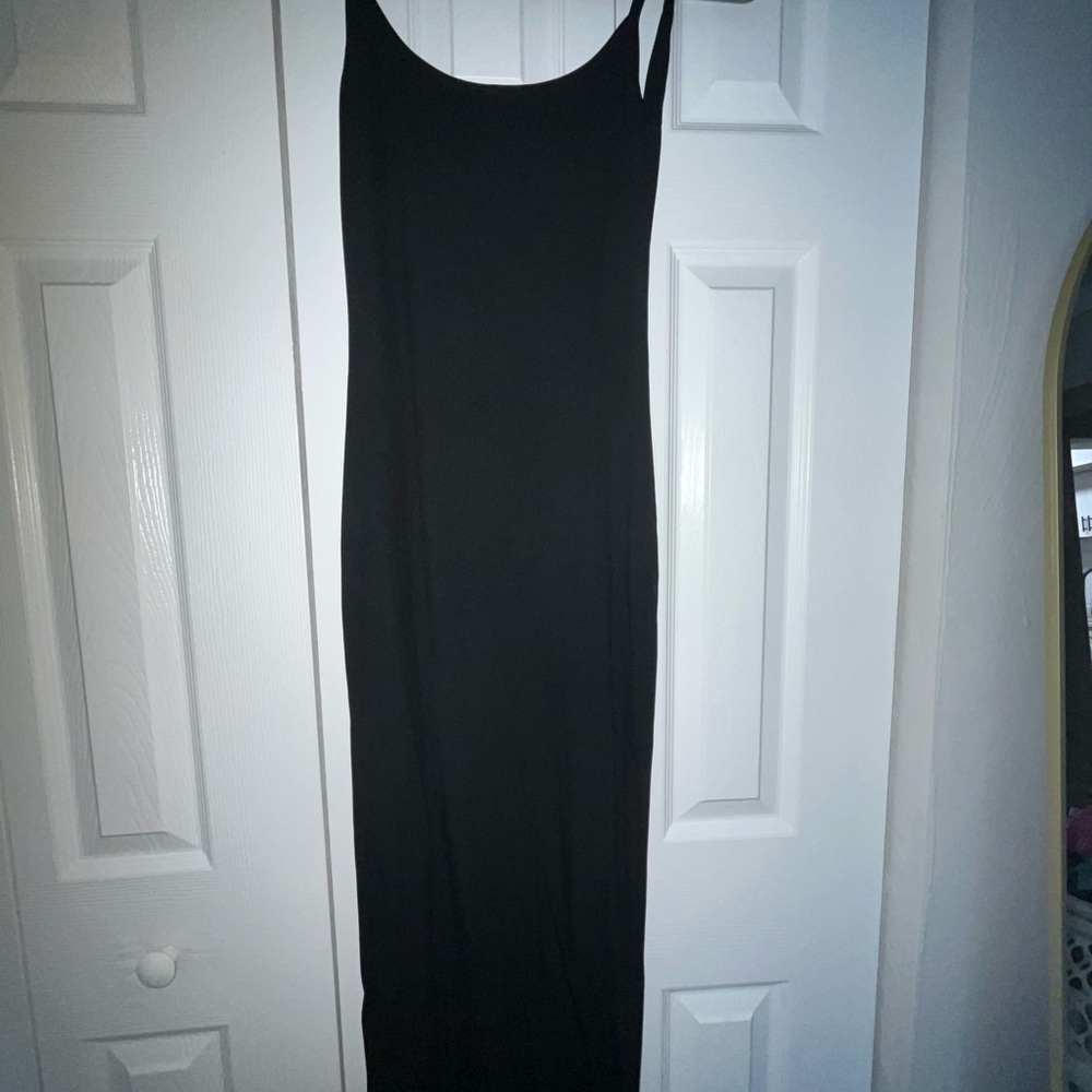 Elegant Black Sleeveless Dress